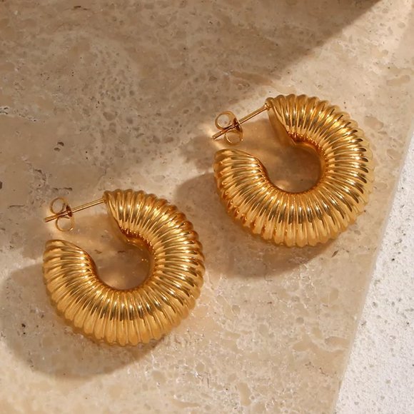 Vintage PVD 18K Gold Plated Hollow Chunky Textured Hoop Earring Stainles… - Picture 4 of 7